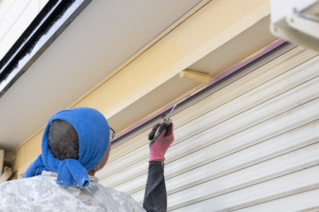 外壁塗装を夏に行う利点や施工時に気を付けるべき注意点について